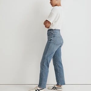 Madewell Curvy 90s Straight Jean - Size 28